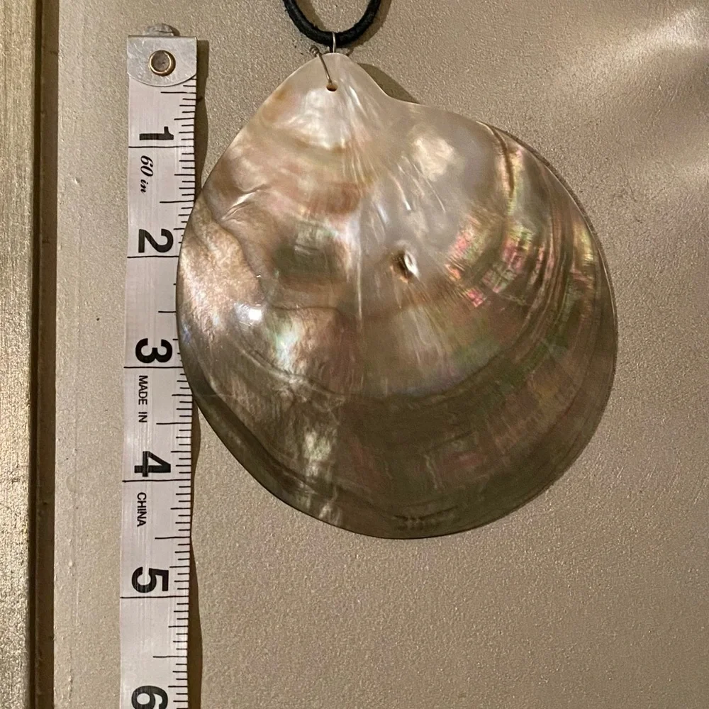 Large Shell Necklace - Picture 6 of 7